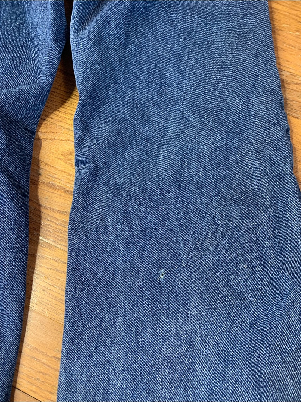 Levi's Men's Relaxed Straight-Leg Jeans in Medium Blue Denim - Picture 12 of 12